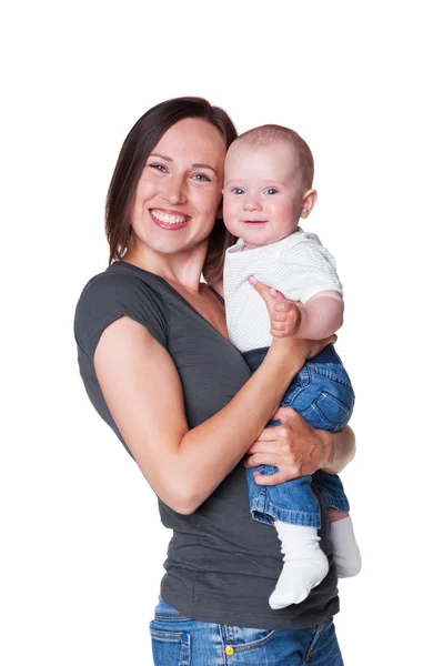 Sorridente mãe segurando seu bebê — Fotografia de Stock