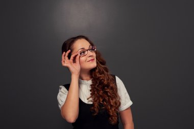 gözlüklü esmer Smiley