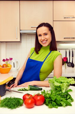 kadın önlük daimi mutfak