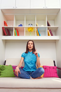 Hayret kadın bir fikrim var