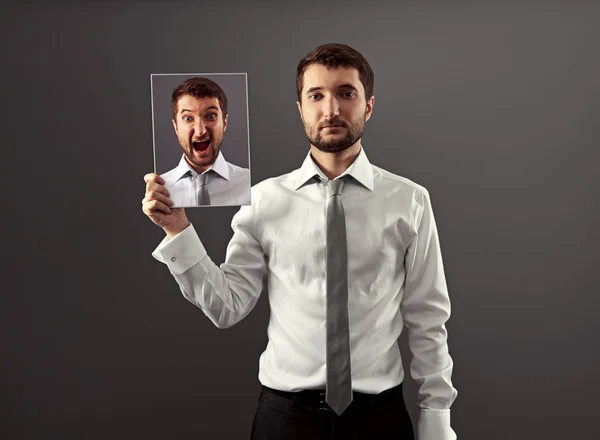 Hombre tranquilo no mostrando su indignación —  Fotos de Stock