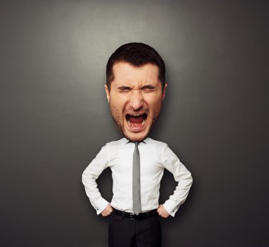 bighead adam çığlık atıyor