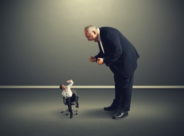 Patron korkmuş işadamı çığlık