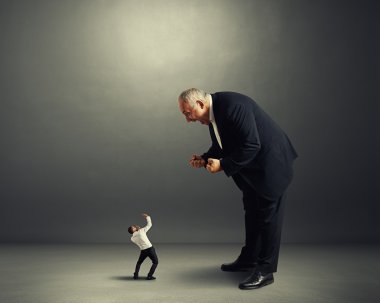 küçük ürküyor görevli çığlık patron