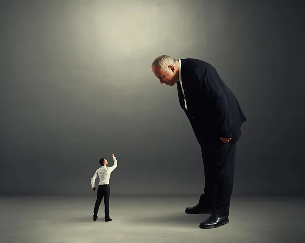 Patron küçük işçi arıyorum iyi