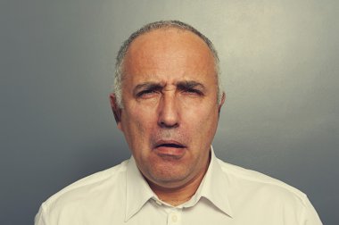 aptal bir ifade ile komuta sizde