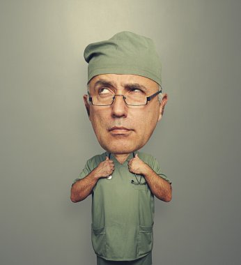 pettyes orvos felett szürke