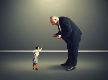 iş kadını ve işadamı mücadele