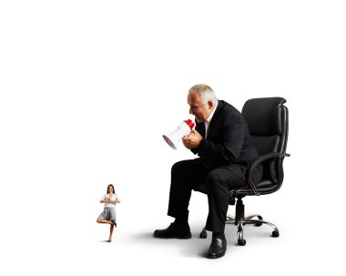adam sakin gülen kadın çığlık