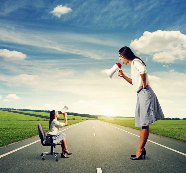 Big and small angry businesswomen — Stock Photo, Image