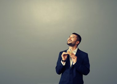 adam karanlık boş boşaltmak arıyor