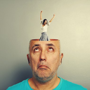 Hayret komuta sizde ve heyecanlı kadın