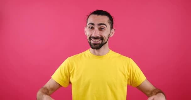 Happy man showing his shopping bags — Stok video