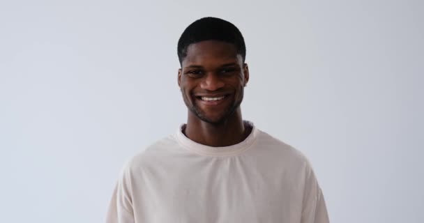 Portrait African American Man Smiling White Background — Vídeos de Stock