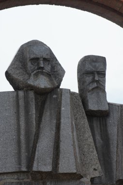 Marx - engels - komünist anıt - Hatıra Parkı - Budapeşte