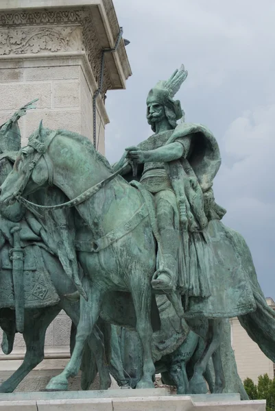 Tas den horseman - heroes square - budapest — Stockfoto