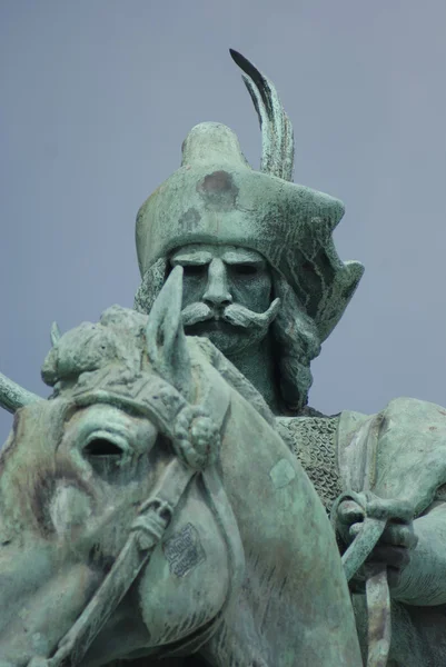 Tas den horseman - heroes square - budapest — Stockfoto