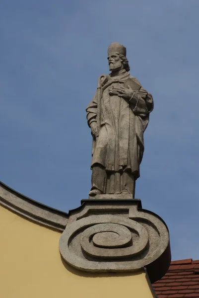 Historische Budapest - gelbe Kirche — Stockfoto