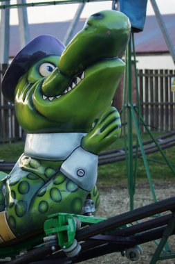 lunapark ride - timsah rollercoaster