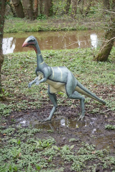 Ein grüner Ornithomimus - ausgestorbener Dinosaurier — Stockfoto