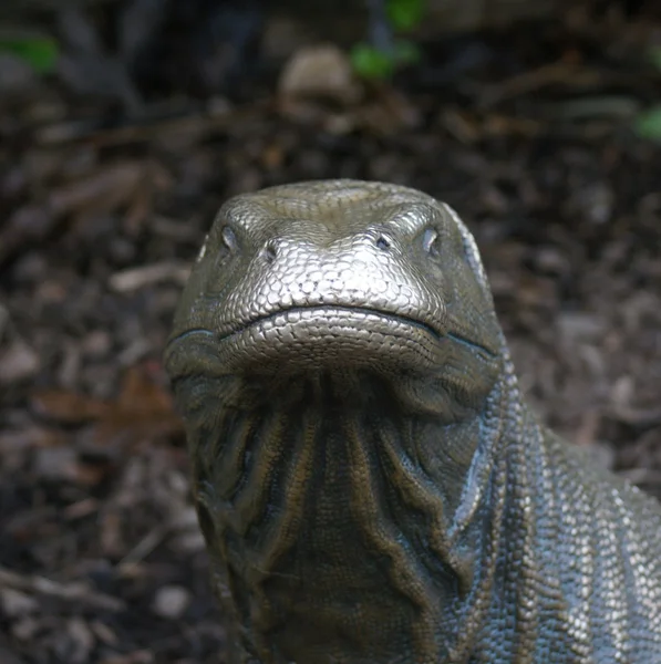 Statue d'un dragon de Komodo - Varanus komodoensis — Photo