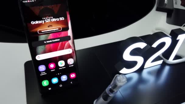 Istanbul Turkije Augustus 2021 Samsung Galaxy S21 Ultra Een Technologiewinkel — Stockvideo