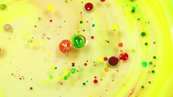 Colorful Abstract Bubbles Drops Flowing Oily Water Surface Macro — Stockvideo