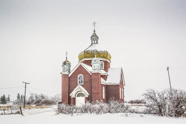 Starý cihlový kostel — Stock fotografie