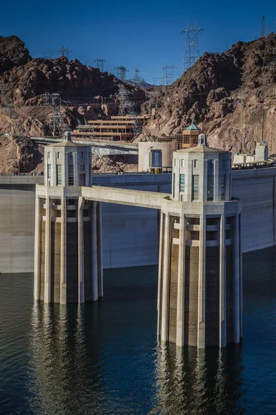 Torres de admissão da barragem de Hoover — Fotografia de Stock