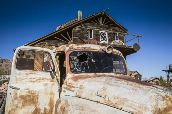 Vintage vrachtwagen — Stockfoto