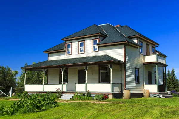 Altes Bauernhaus — Stockfoto