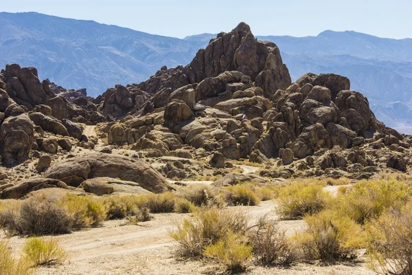 Robust landskap av alabama hills — Stockfoto