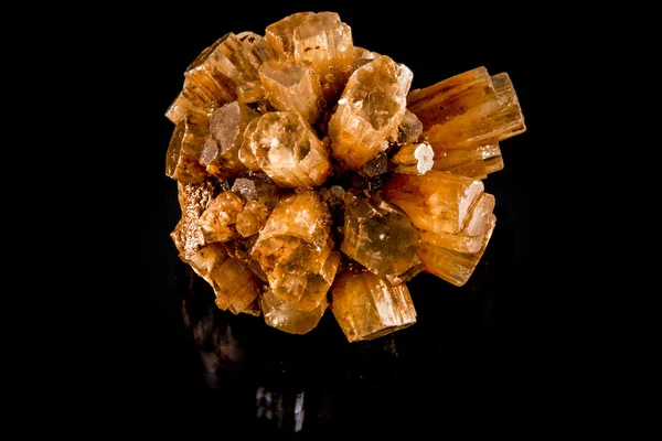 Cluster minéral d'aragonite — Photo