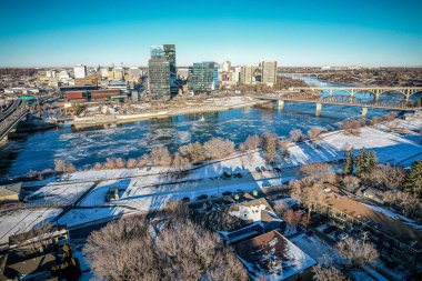 Saskatchewan, Kanada 'daki Saskatoon şehrinin hava aracı görüntüsü