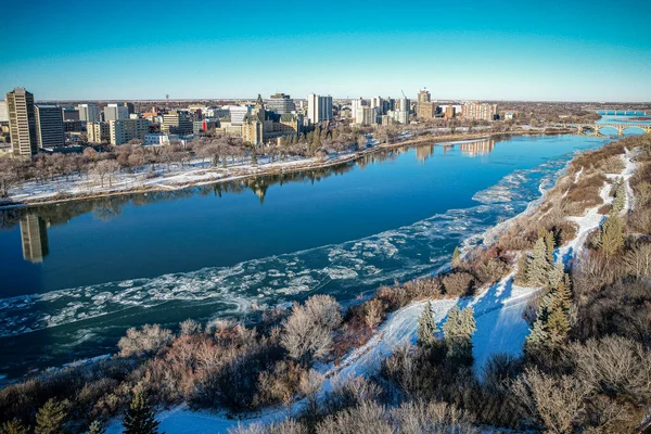 Drone aereo Veduta della città di Saskatoon in Saskatchewan, Canada — Foto Stock