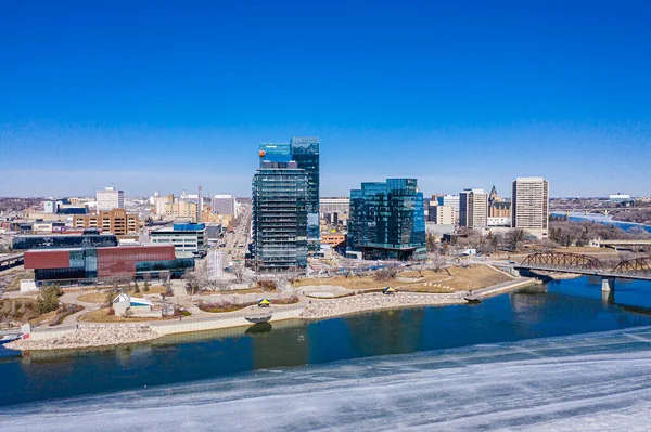 Flygdrönare Utsikt över staden Saskatoon i Saskatchewan, Kanada — Stockfoto