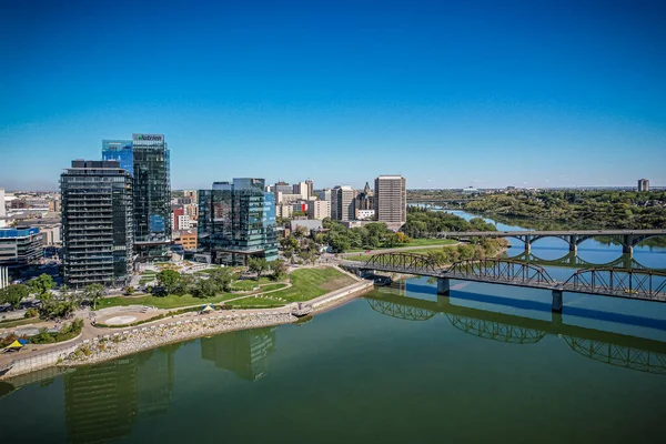 Saskatchewan, Kanada 'daki Saskatoon şehrinin hava aracı görüntüsü