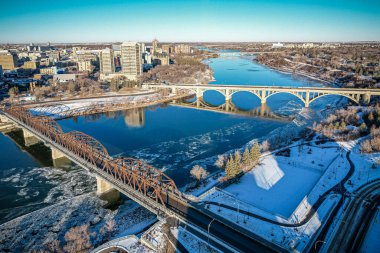 Saskatchewan, Kanada 'daki Saskatoon şehrinin hava aracı görüntüsü