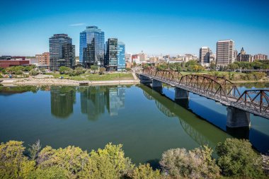 Saskatchewan, Kanada 'daki Saskatoon şehrinin hava aracı görüntüsü