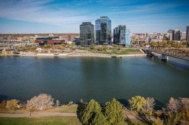 Saskatchewan, Kanada 'daki Saskatoon şehrinin hava aracı görüntüsü