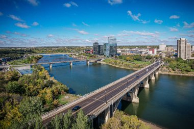 Saskatchewan, Kanada 'daki Saskatoon şehrinin hava aracı görüntüsü