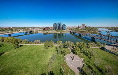 Saskatchewan, Kanada 'daki Saskatoon şehrinin hava aracı görüntüsü