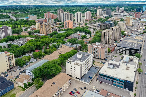 Flygdrönare Utsikt över staden Saskatoon i Saskatchewan, Kanada — Stockfoto