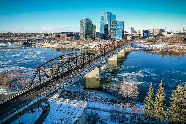 Flygdrönare Utsikt över staden Saskatoon i Saskatchewan, Kanada — Stockfoto