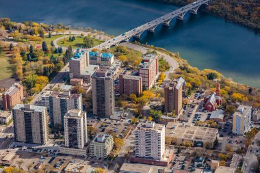 Saskatoon, Saskatchewan, Kanada şehir merkezinin hava manzarası