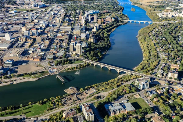 Légi kilátás a belvárosra Saskatoon, Saskatchewan, Kanada — Stock Fotó