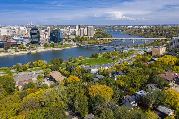 Vue aérienne du centre-ville de Saskatoon, Saskatchewan, Canada — Photo