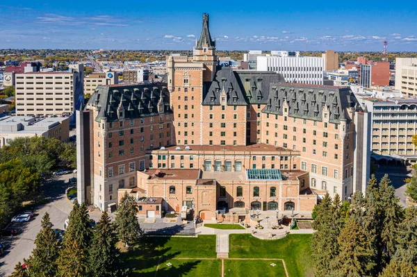 Vista aérea del centro de la ciudad de Saskatoon, Saskatchewan, Canadá — Foto de Stock