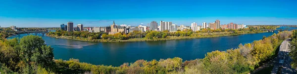 Luftaufnahme der Innenstadt von Saskatoon, Saskatchewan, Kanada — Stockfoto