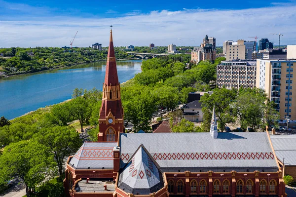 Légi kilátás a belvárosra Saskatoon, Saskatchewan, Kanada — Stock Fotó